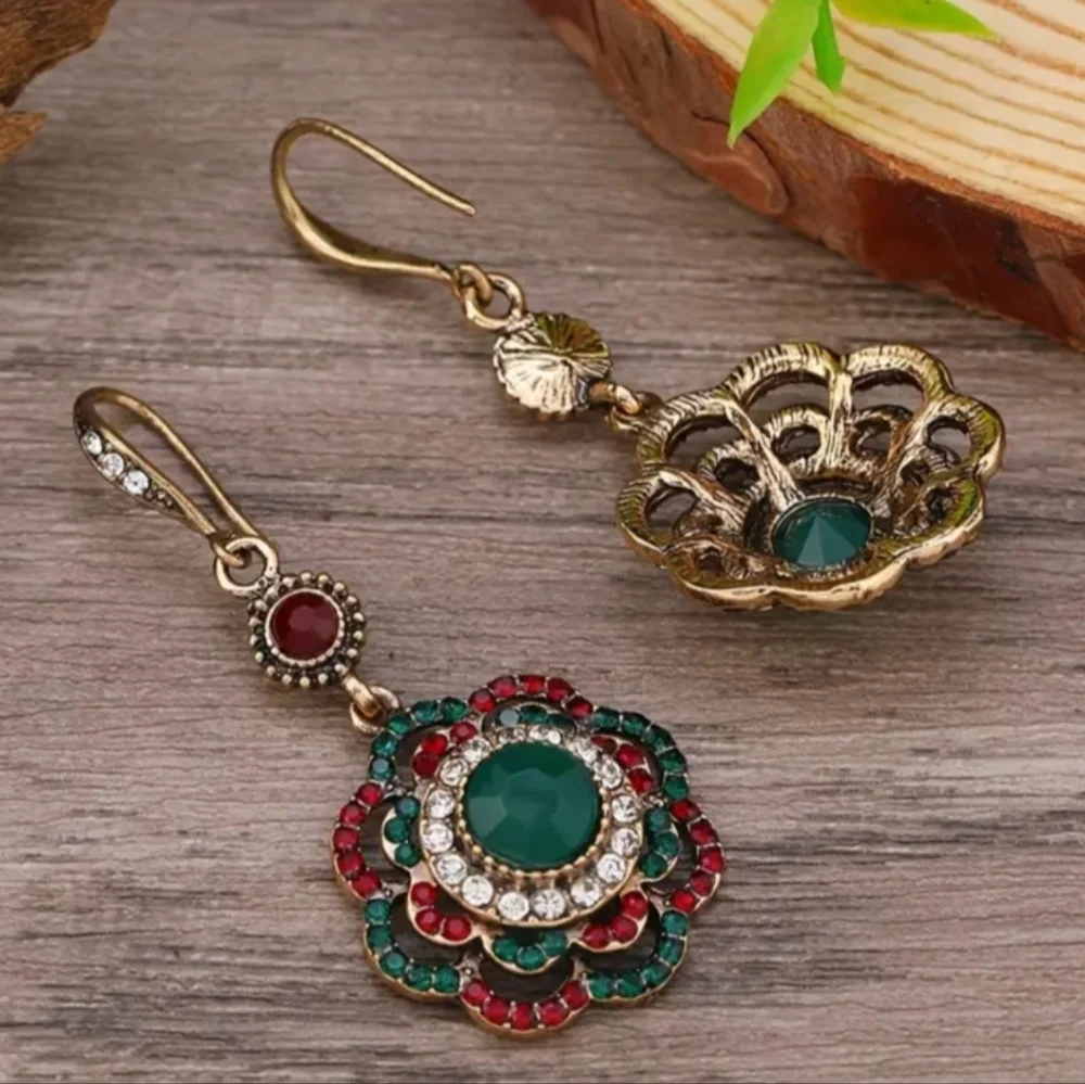 NWT Elegant Green and Red Floral Drop Rhinestone Earrings Gold Plated